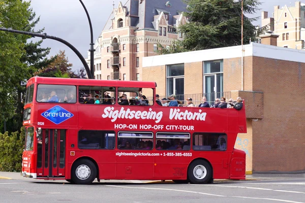 Doppeldeckerbus in der Stadt Victoria BC