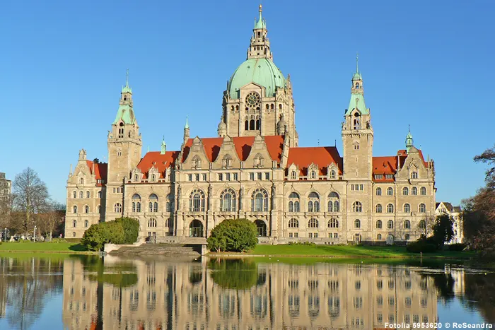 Hannover - Neues Rathaus im Maschpark im eklektizistischem Stil 