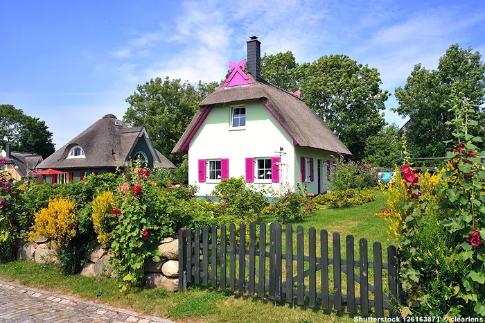 Reetgedeckte Häuser der Insel Rügen