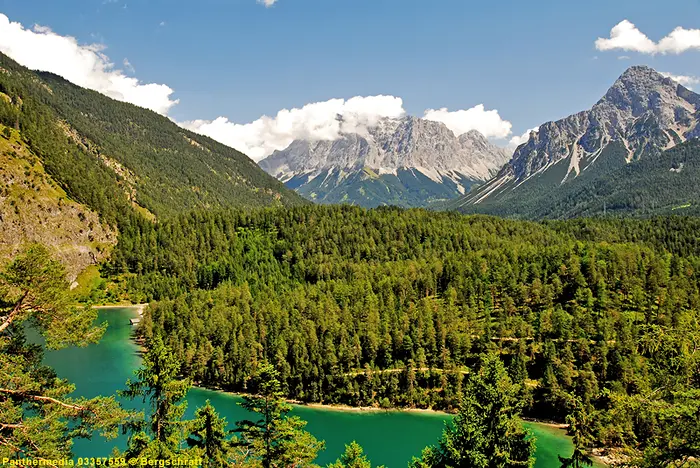 Zugspitzmassiv und Blindsee - Tirol