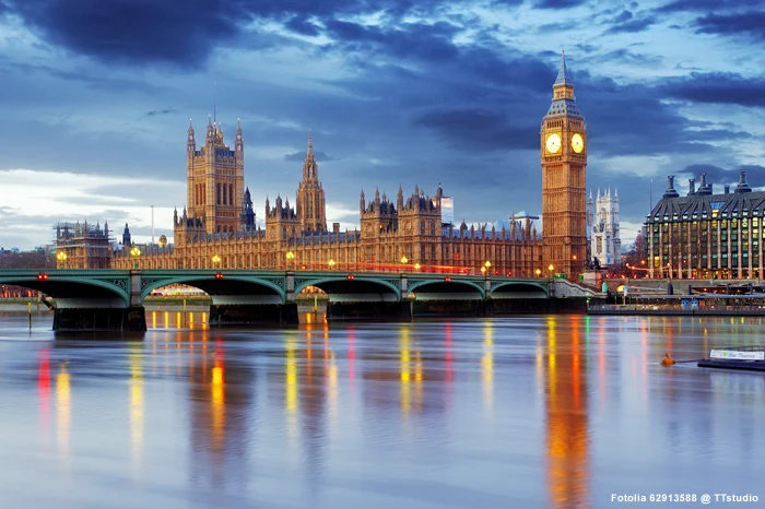 Big Ben an der Themse in London