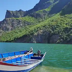 Seenlandschaft in Albanien