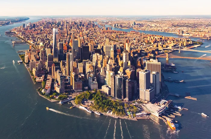 Panoramablick von oben auf Lower Manhattan